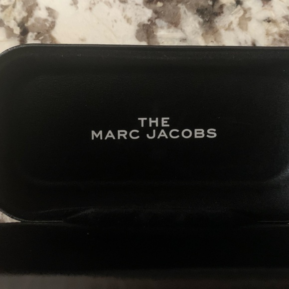 Marc Jacobs Large Sunglasses Case - Picture 2 of 14